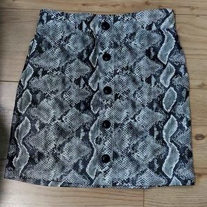 Snake scale above knees skirt
